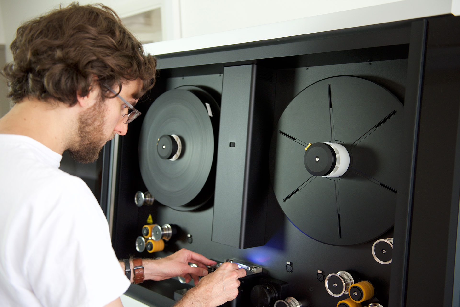 2017-11-09 Studio Daily - George Michael and David Fincher_s “Freedom! _90” Music Video Gets a 4K Remaster 03