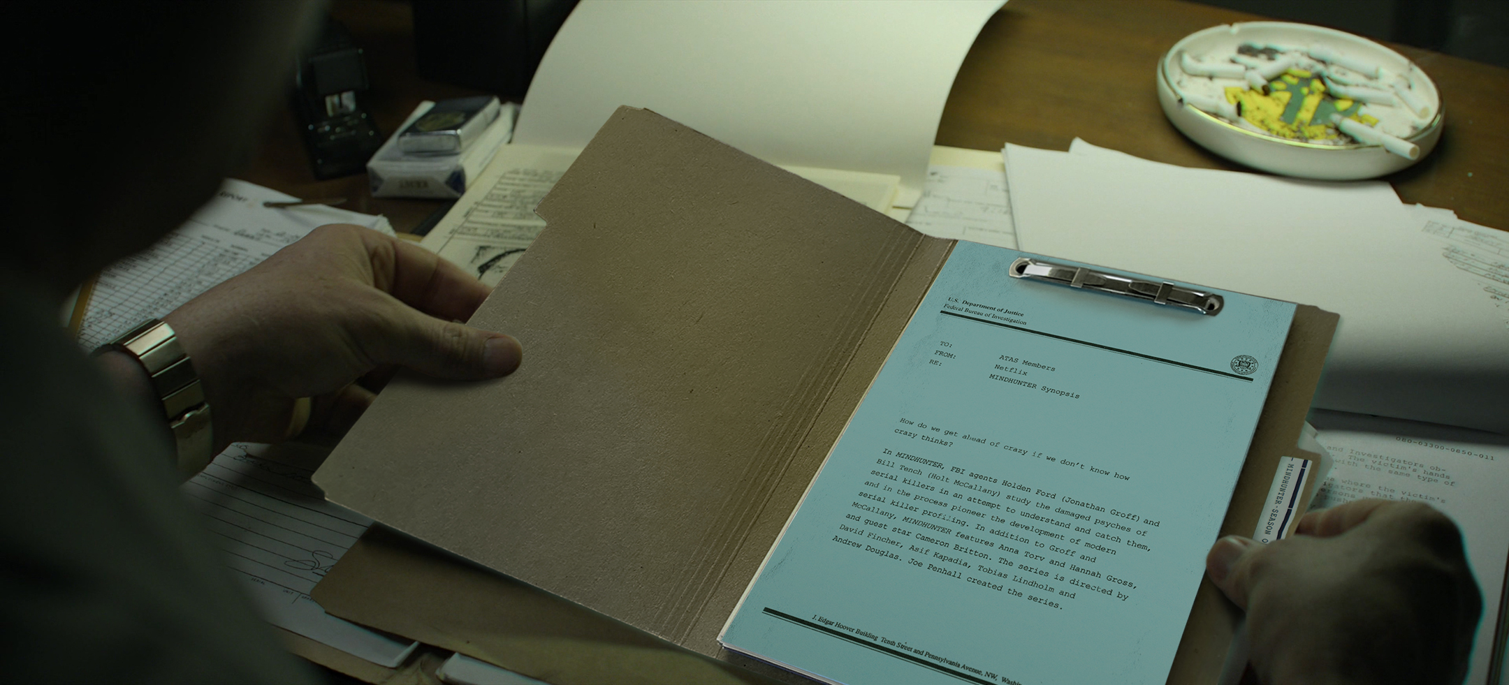 2018-05. Mindhunter FYC DVD Set 000b