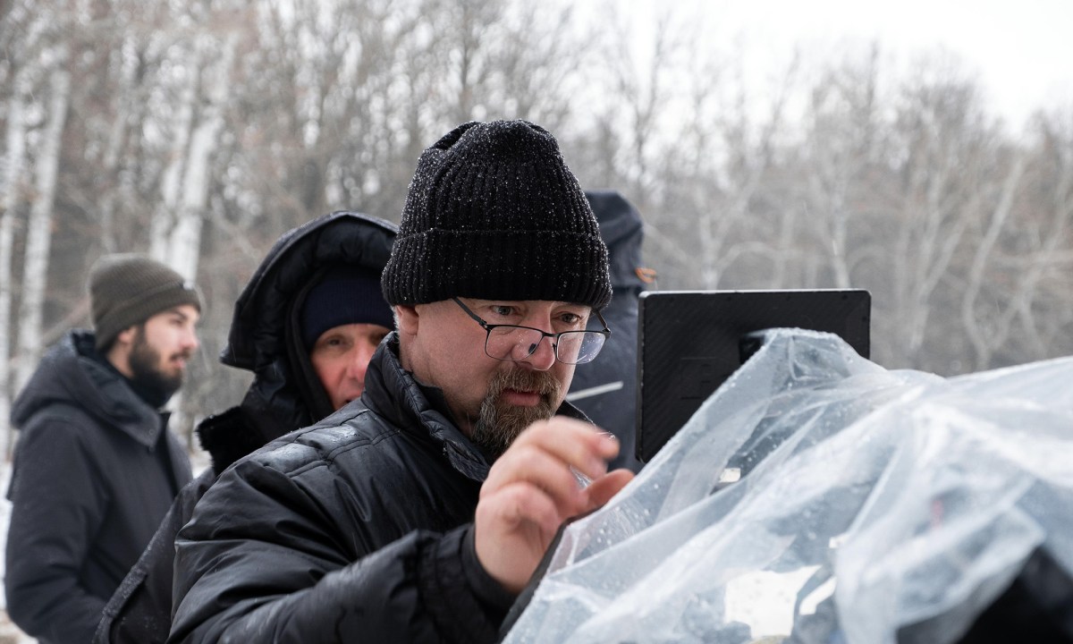 Art of the Shot: Jeff Cronenweth, ASC on Tales from the Loop & How Story Drives the&nbsp;Visuals