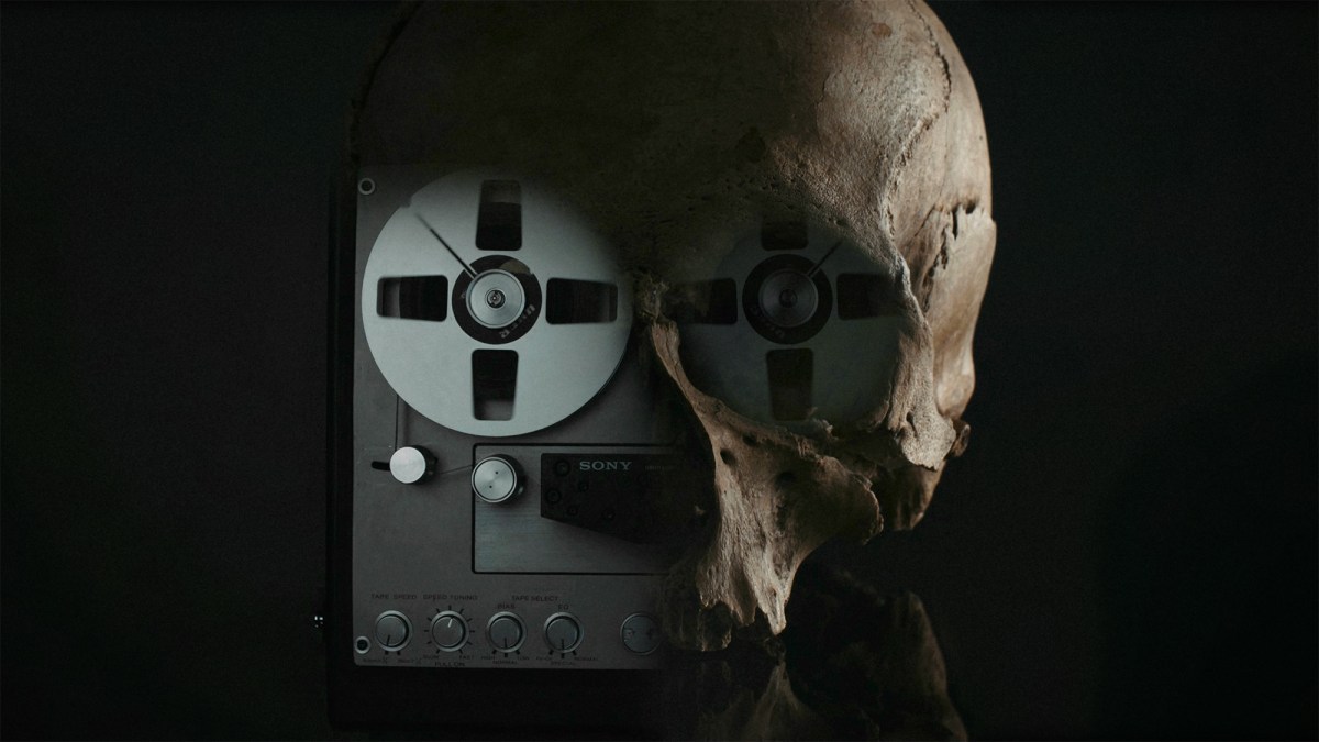 Macro Cinematography Experiment with MINDHUNTER and the Laowa Sword&nbsp;lenses